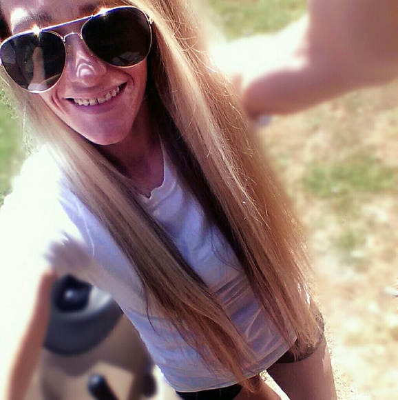 Meet your Posher, Kayyyyyy - Picture 2 of 8